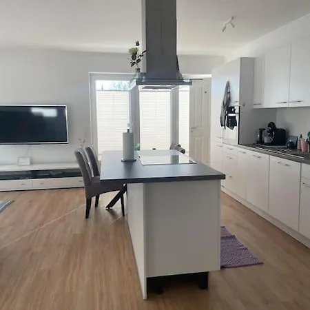 Grosse Moderne Penthouse Mit Dachterrasse *