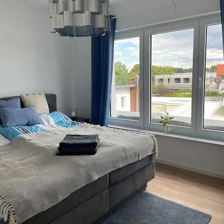 Grosse Moderne Penthouse Mit Dachterrasse *