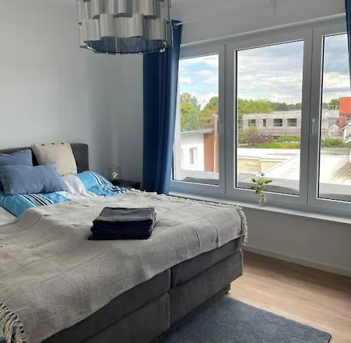 Grosse Moderne Penthouse Mit Dachterrasse *